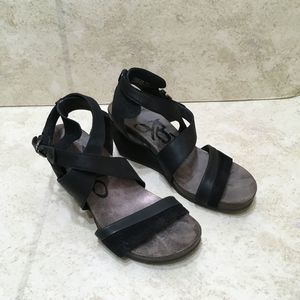 OTBT FREEDOM STRAPPY LEATHER WEDGES IN BLACK